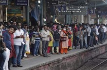 ಸಾಲು ಸಾಲು ಹಬ್ಬಗಳು..ಈ ರೈಲ್ವೇ ಸ್ಟೇಷನ್ಗಳ ಫ್ಲಾಟ್ಫಾರ್ಮ್ ಟಿಕೆಟ್ ದರದಲ್ಲಿ ಏರಿಕೆ ಸಾಲು ಸಾಲು ಹಬ್ಬಗಳು..ಈ ರೈಲ್ವೇ ಸ್ಟೇಷನ್ಗಳ ಫ್ಲಾಟ್ಫಾರ್ಮ್ ಟಿಕೆಟ್ ದರದಲ್ಲಿ ಏರಿಕೆ