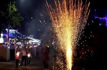 ದೀಪಾವಳಿ ಸಂಭ್ರಮ: ಪಟಾಕಿ ಮೇಲಿನ ನಿರ್ಬಂಧ ತೆರವಿಗೆ ನಿರಾಕರಿಸಿದ ಸುಪ್ರೀಂ ಕೋರ್ಟ್ ದೀಪಾವಳಿ ಸಂಭ್ರಮ: ಪಟಾಕಿ ಮೇಲಿನ ನಿರ್ಬಂಧ ತೆರವಿಗೆ ನಿರಾಕರಿಸಿದ ಸುಪ್ರೀಂ ಕೋರ್ಟ್