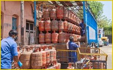 ಇಂದಿನ LPG ಬೆಲೆ: ಸಾರ್ವಜನಿಕರಿಗೆ ಬಿಗ್ ರಿಲೀಫ್! ಸಿಲಿಂಡರ್ ಎಷ್ಟು ಅಗ್ಗವಾಗಿದೆ? ಇಂದಿನ LPG ಬೆಲೆ: ಸಾರ್ವಜನಿಕರಿಗೆ ಬಿಗ್ ರಿಲೀಫ್! ಸಿಲಿಂಡರ್ ಎಷ್ಟು ಅಗ್ಗವಾಗಿದೆ?