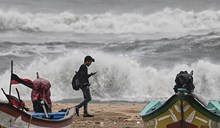 ಸೈಕ್ಲೋನ್ ಎಫೆಕ್ಟ್: ರಾಜ್ಯಾದ್ಯಂತ ಅಬ್ಬರದ ಮಳೆ ಸಾಧ್ಯತೆ..15 ಜಿಲ್ಲೆಗಳಿಗೆ ಯೆಲ್ಲೋ ಅಲರ್ಟ್ ಘೋಷಣೆ ಸೈಕ್ಲೋನ್ ಎಫೆಕ್ಟ್: ರಾಜ್ಯಾದ್ಯಂತ ಅಬ್ಬರದ ಮಳೆ ಸಾಧ್ಯತೆ..15 ಜಿಲ್ಲೆಗಳಿಗೆ ಯೆಲ್ಲೋ ಅಲರ್ಟ್ ಘೋಷಣೆ