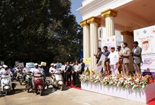 ಮಂಗಳಮುಖಿ, ವಿಶೇಷ ಚೇತನರಿಂದ ಮತದಾನ ಜಾಗೃತಿ ಕಾರ್ಯಕ್ರಮಕ್ಕೆ ರಾಜ್ಯಪಾಲರಿಂದ ಚಾಲನೆ  ಮಂಗಳಮುಖಿ, ವಿಶೇಷ ಚೇತನರಿಂದ ಮತದಾನ ಜಾಗೃತಿ ಕಾರ್ಯಕ್ರಮಕ್ಕೆ ರಾಜ್ಯಪಾಲರಿಂದ ಚಾಲನೆ