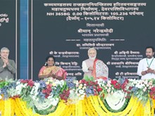 ನೆರೆಯ ತೆಲಂಗಾಣ ರಾಜ್ಯಕ್ಕೆ ಕೇಂದ್ರದಿಂದ ಬರೋಬ್ಬರಿ 11 ಸಾವಿರ ಕೋಟಿ ಯೋಜನೆ!   