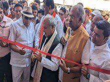 ಜೇನುಸಾಕಾಣಿಕೆದಾರರಿಗೆ ನೆರವಾಗಲು ಕೇಂದ್ರ ಸರ್ಕಾರದಿಂದ ಮಾಸ್ಟರ್ಪ್ಲಾನ್! ಜೇನುಸಾಕಾಣಿಕೆದಾರರಿಗೆ ನೆರವಾಗಲು ಕೇಂದ್ರ ಸರ್ಕಾರದಿಂದ ಮಾಸ್ಟರ್ಪ್ಲಾನ್!