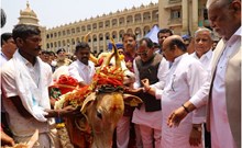 ಸಿಹಿ ಸುದ್ದಿ: ಪುಣ್ಯಕೋಟಿ ದತ್ತು ಯೋಜನೆಗೆ ಸಿಎಂ ಬೊಮ್ಮಾಯಿ ಚಾಲನೆ! ಸಿಹಿ ಸುದ್ದಿ: ಪುಣ್ಯಕೋಟಿ ದತ್ತು ಯೋಜನೆಗೆ ಸಿಎಂ ಬೊಮ್ಮಾಯಿ ಚಾಲನೆ!